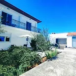 Apartament Garden Sutomiscica
